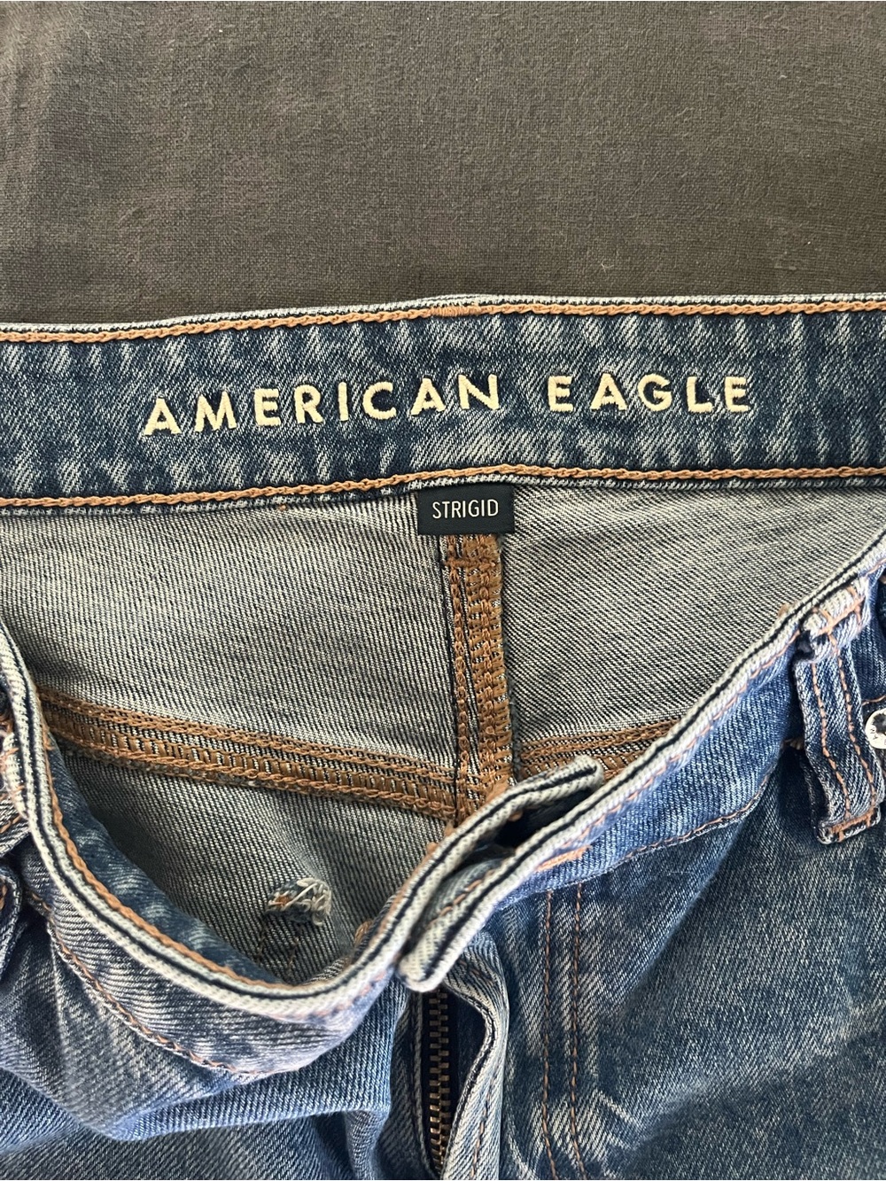 American Eagle Outfitters Blue Low-Rise Baggy Wide-Leg Jeans - Picture 4 of 8